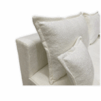 szczegóły ozdobne poduszki śmietankowe